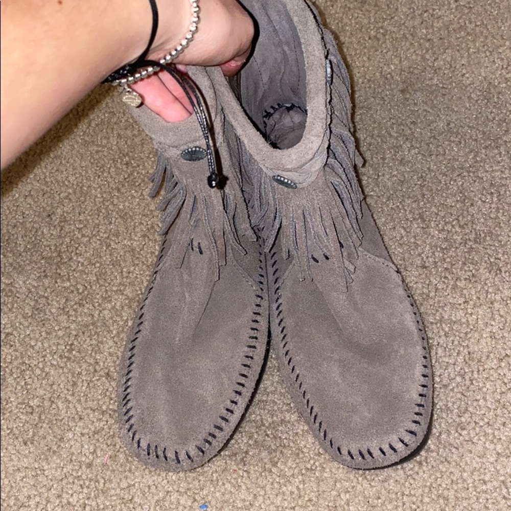 Minnnetonka booties. Grey - Picture 2 of 2